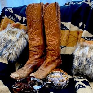 Lucchese Pricilla style boots 8 natural tan